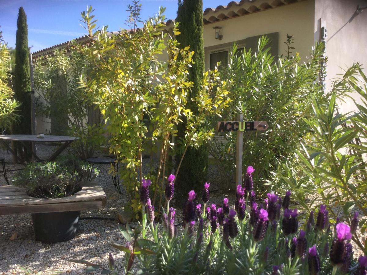 Le Jardin De Lau Villa Обиньон Екстериор снимка