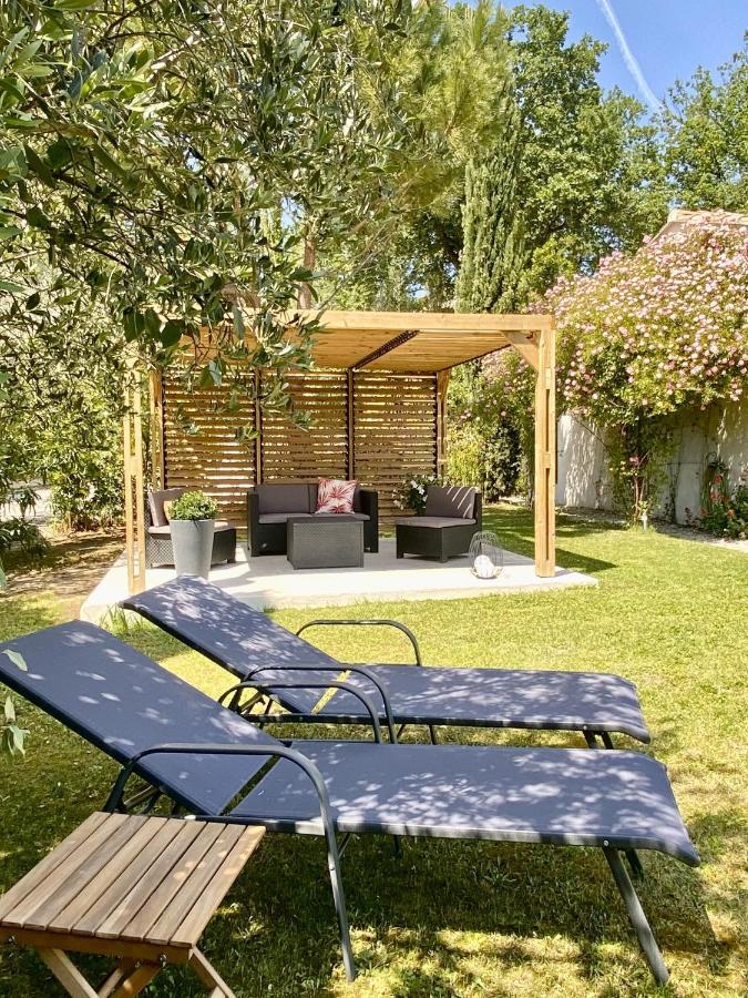 Le Jardin De Lau Villa Обиньон Екстериор снимка
