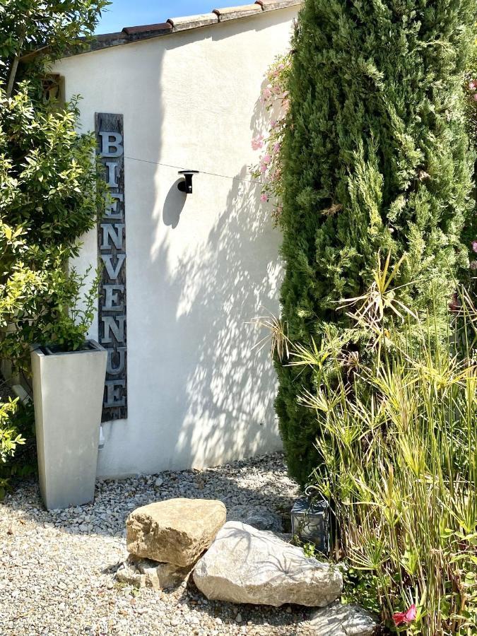 Le Jardin De Lau Villa Обиньон Екстериор снимка