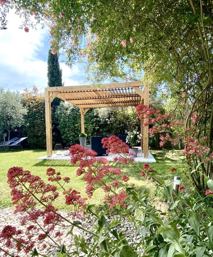 Le Jardin De Lau Villa Обиньон Екстериор снимка