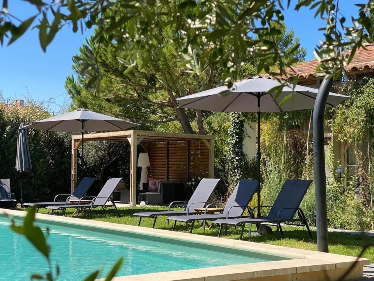 Le Jardin De Lau Villa Обиньон Екстериор снимка