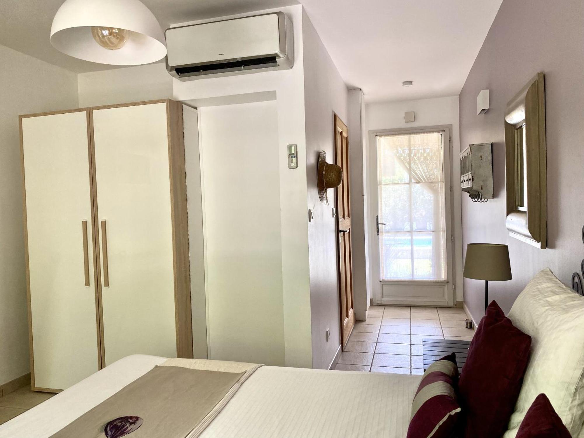 Le Jardin De Lau Villa Обиньон Стая снимка