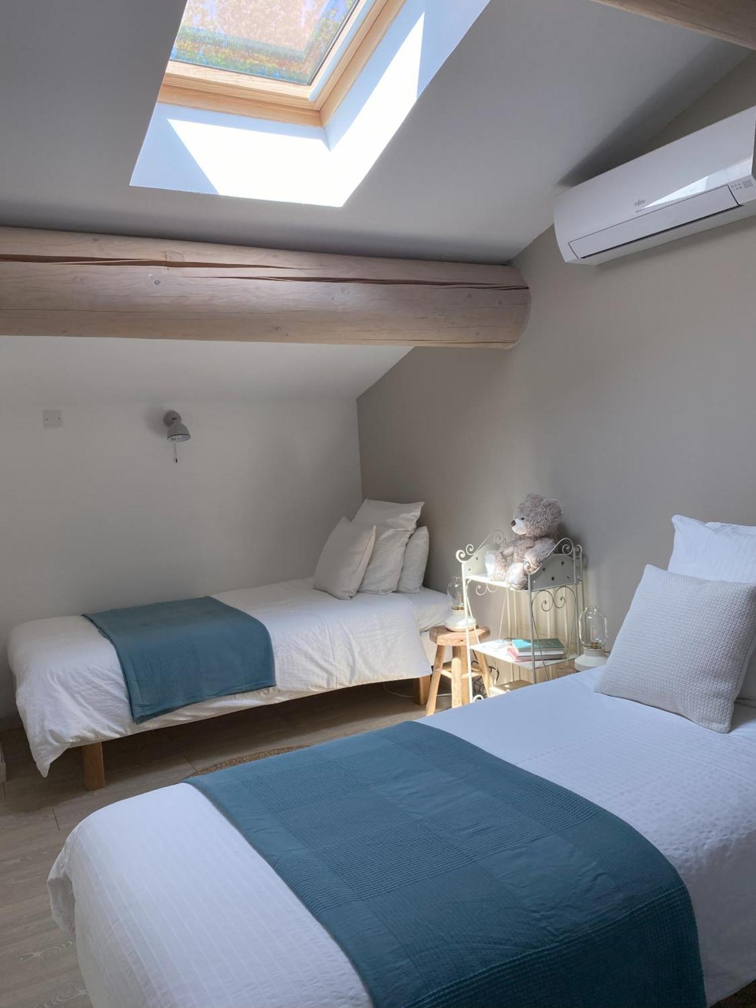 Le Jardin De Lau Villa Обиньон Стая снимка