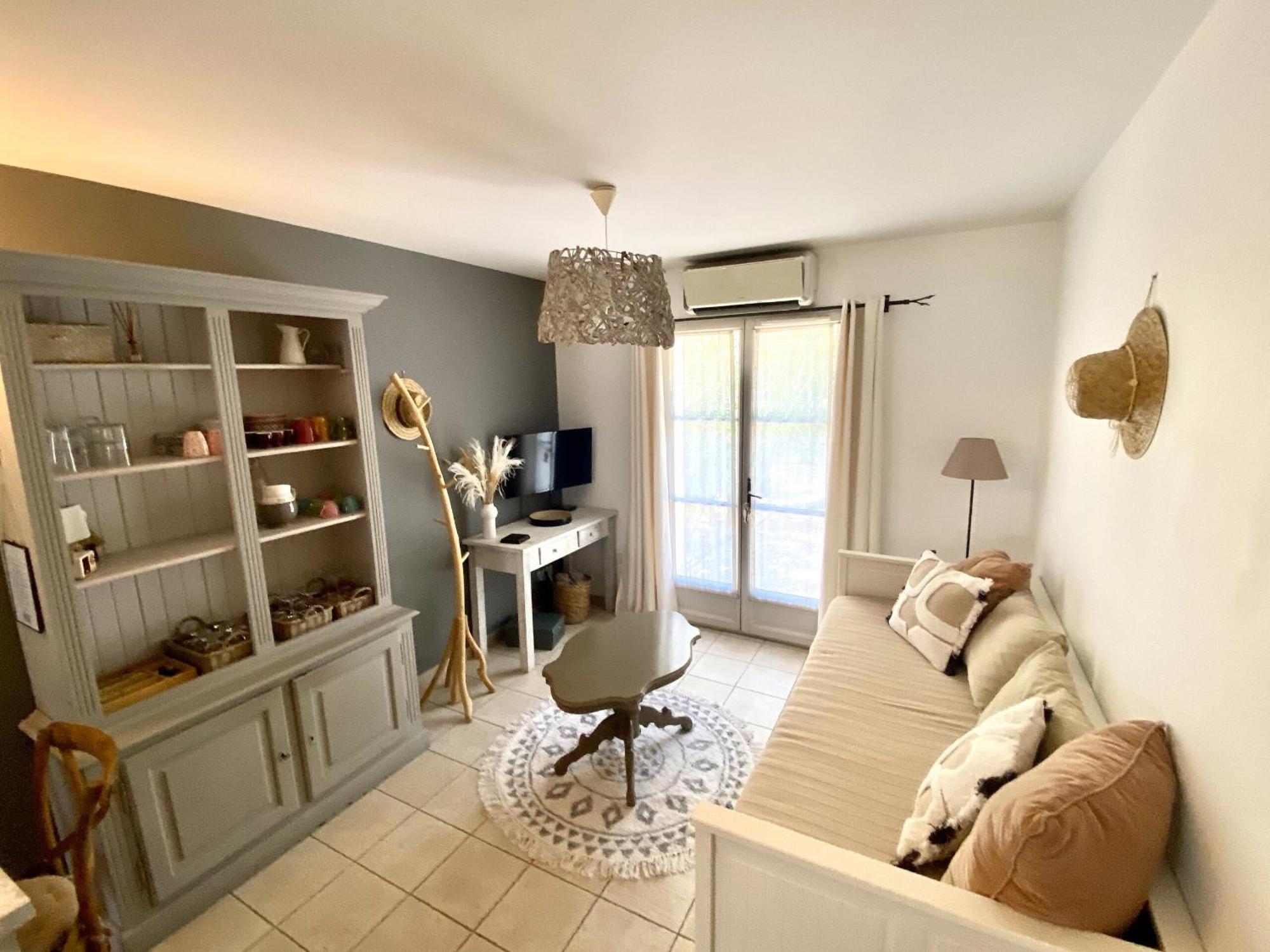 Le Jardin De Lau Villa Обиньон Стая снимка